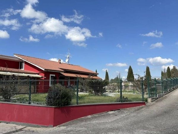 casa indipendente in vendita ad Albano Laziale