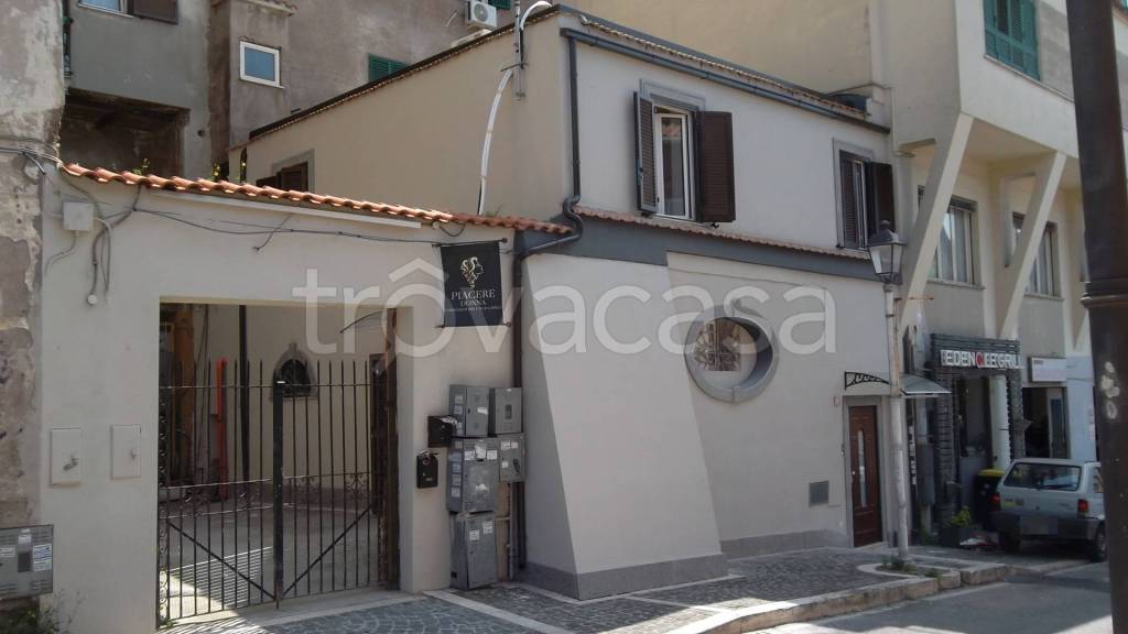 casa indipendente in vendita ad Albano Laziale