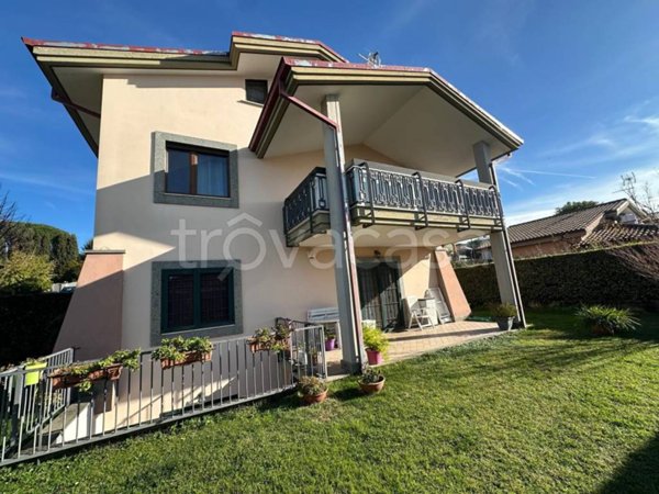 casa indipendente in vendita ad Albano Laziale