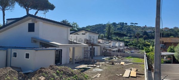 quadrivano in vendita ad Albano Laziale