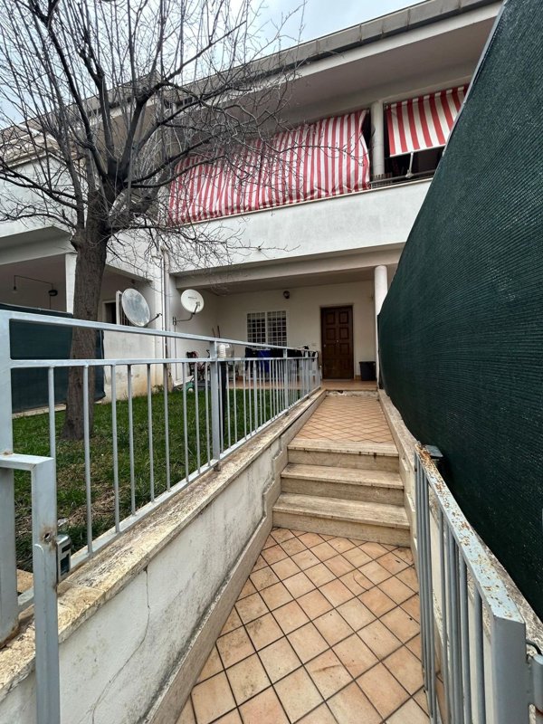 appartamento in vendita ad Albano Laziale in zona Cecchina