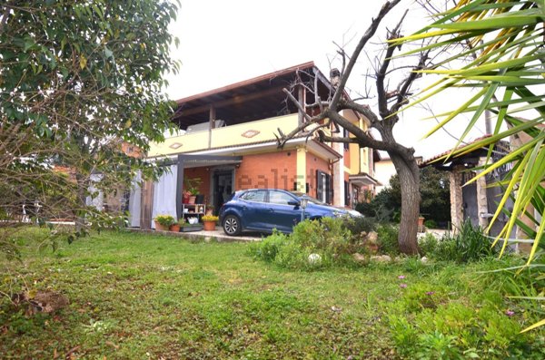 appartamento in vendita ad Albano Laziale in zona Cecchina