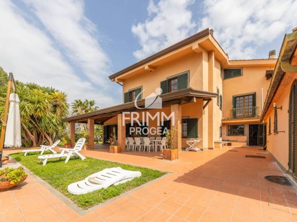 casa indipendente in vendita ad Albano Laziale