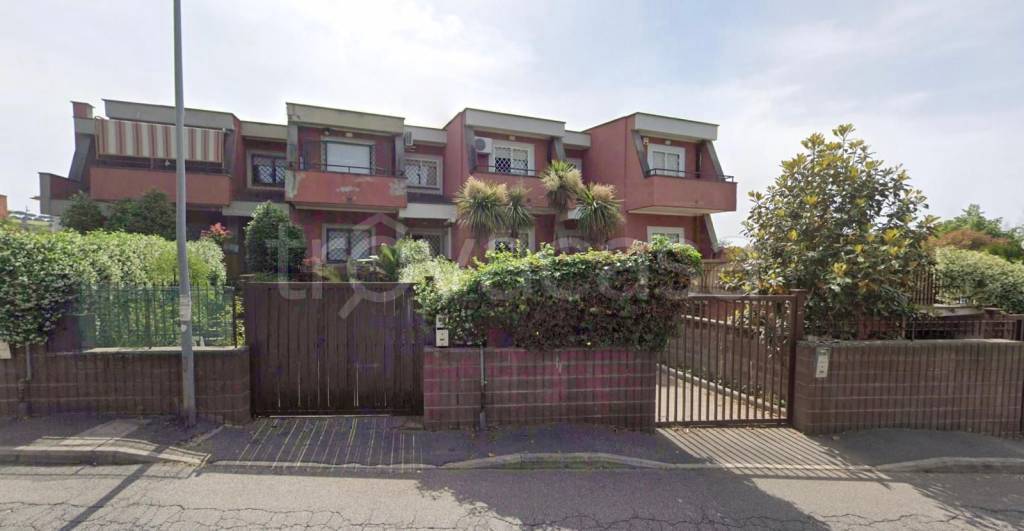 casa indipendente in vendita ad Albano Laziale in zona Cecchina