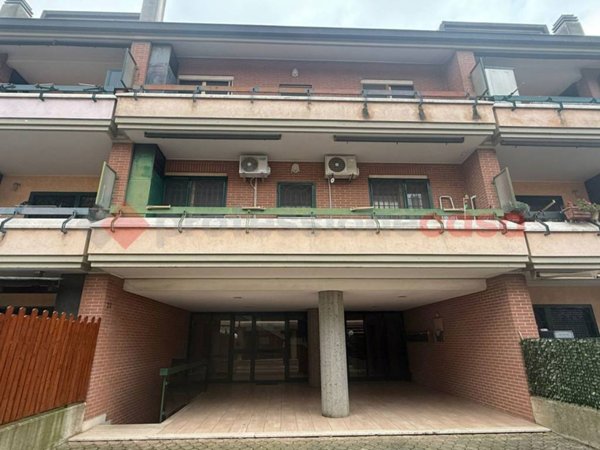 appartamento in vendita ad Albano Laziale in zona Pavona