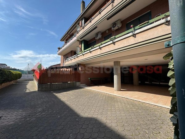 appartamento in vendita ad Albano Laziale in zona Pavona