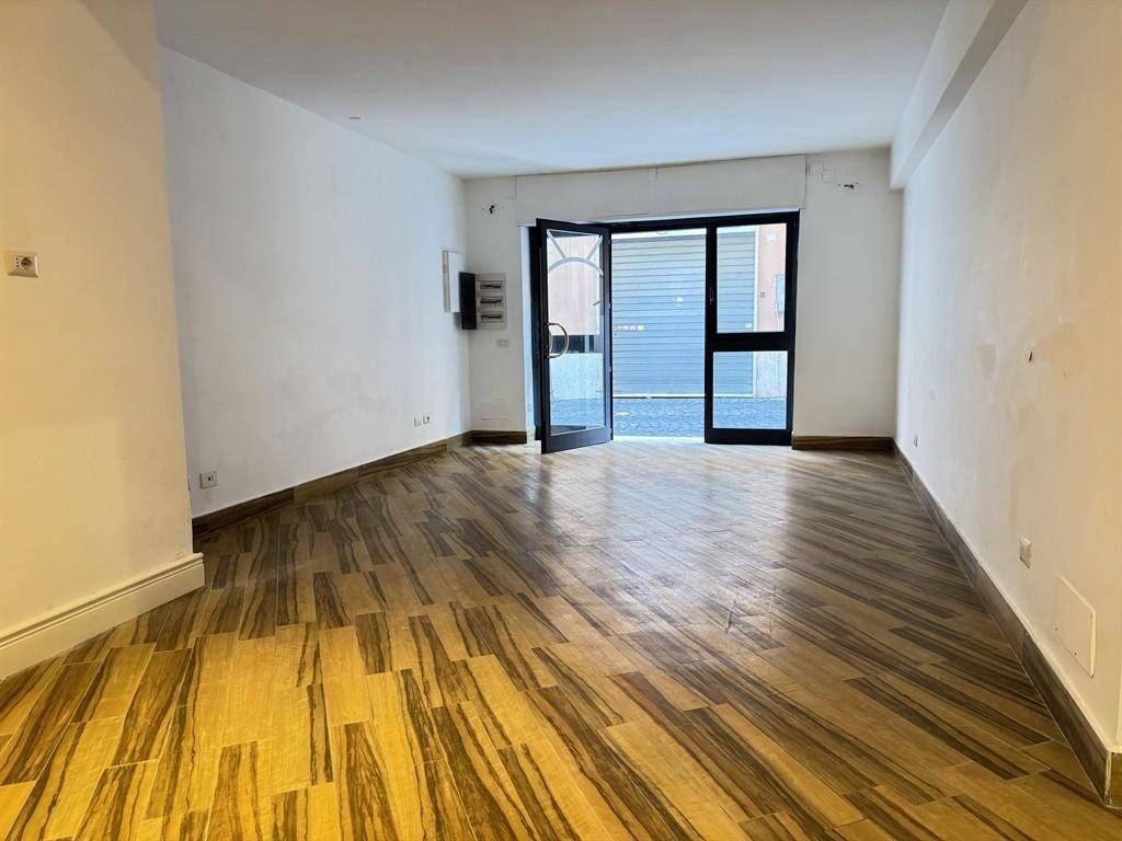 negozio in vendita ad Albano Laziale