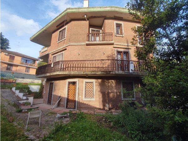 casa indipendente in vendita ad Albano Laziale