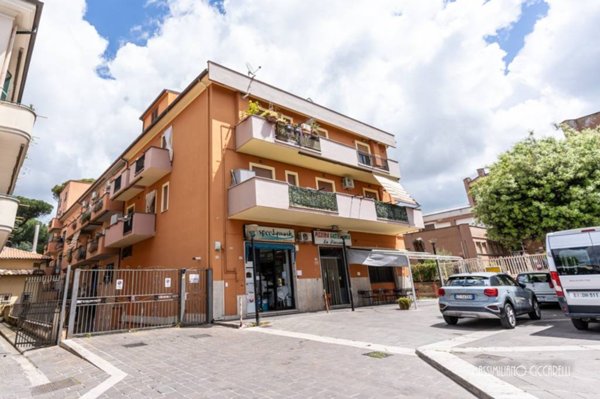 appartamento in vendita ad Albano Laziale in zona Cecchina