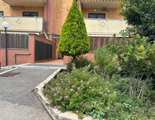 appartamento in vendita ad Albano Laziale in zona Pavona