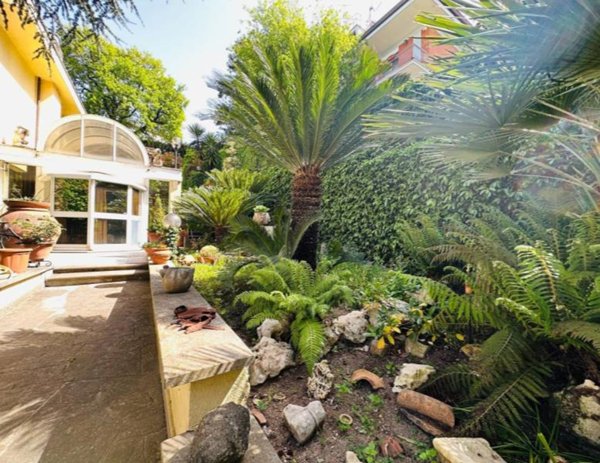 casa indipendente in vendita ad Albano Laziale