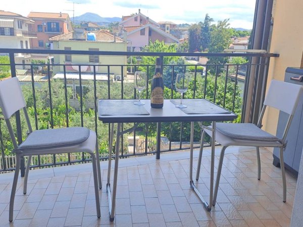 appartamento in vendita ad Albano Laziale in zona Pavona