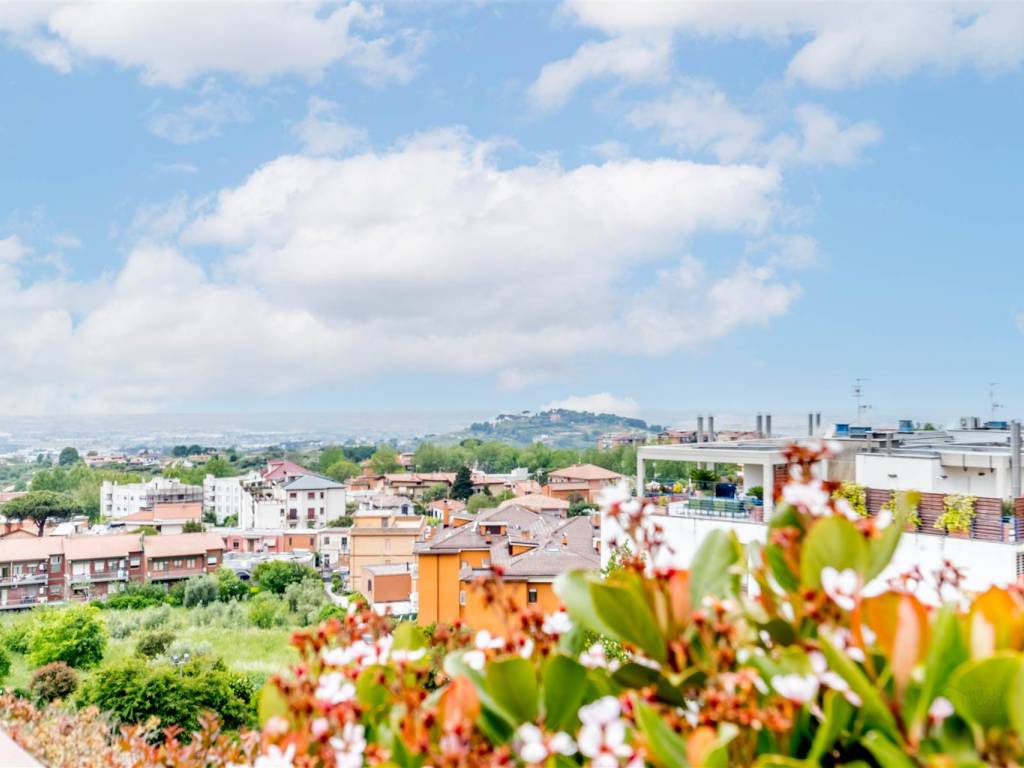 appartamento in vendita ad Albano Laziale