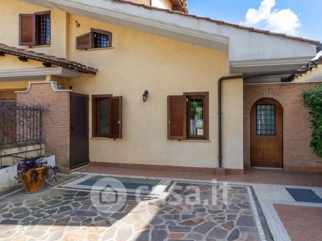 casa indipendente in vendita ad Albano Laziale in zona Cecchina