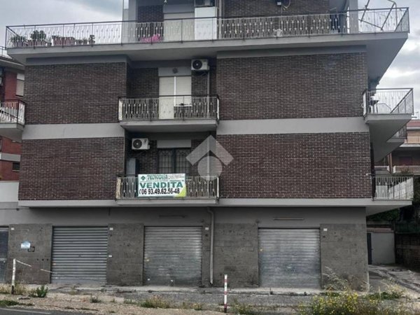 appartamento in vendita ad Albano Laziale in zona Cecchina