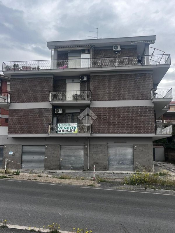 appartamento in vendita ad Albano Laziale in zona Cecchina