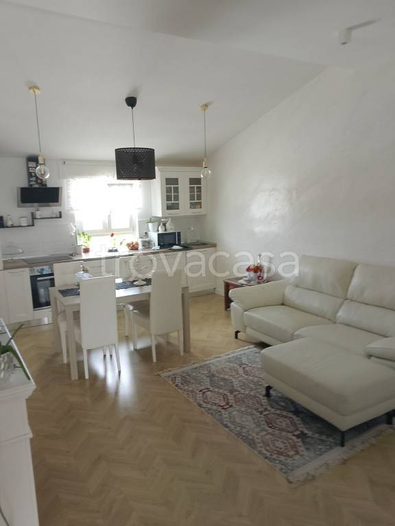 appartamento in vendita ad Albano Laziale in zona Marfoli