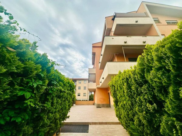 appartamento in vendita ad Albano Laziale in zona Pavona
