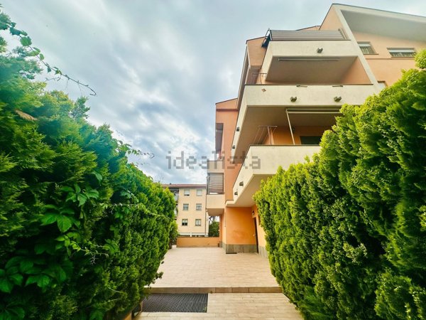 appartamento in vendita ad Albano Laziale in zona Pavona