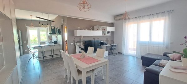 appartamento in vendita ad Albano Laziale in zona Pavona