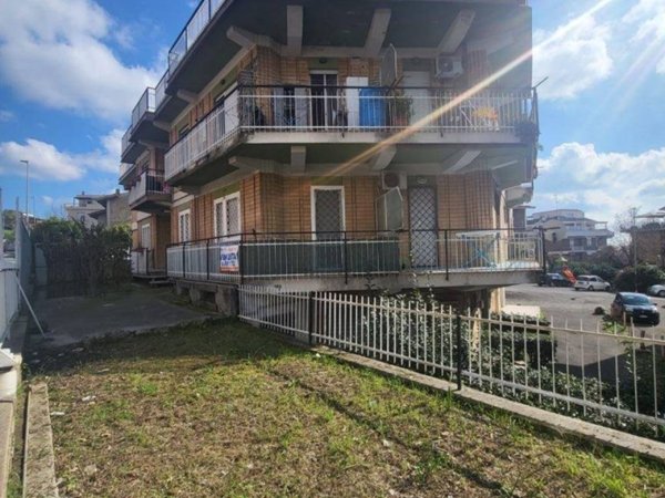 appartamento in vendita ad Albano Laziale in zona Cecchina