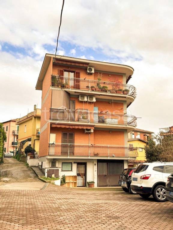appartamento in vendita ad Albano Laziale