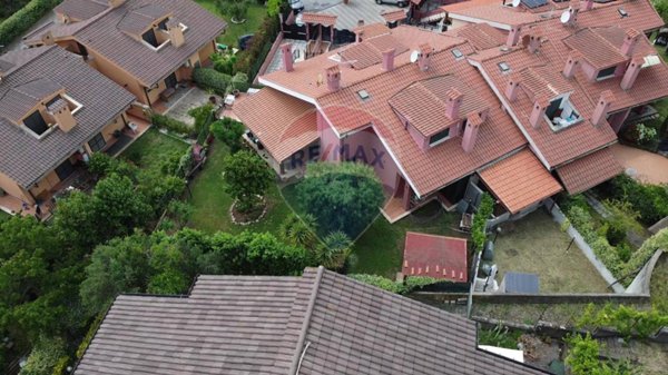 appartamento in vendita ad Albano Laziale in zona Cecchina