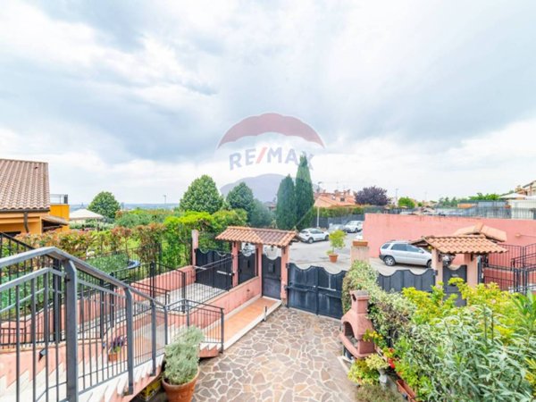 appartamento in vendita ad Albano Laziale in zona Cecchina