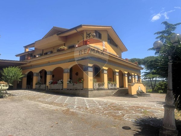 casa indipendente in vendita ad Albano Laziale