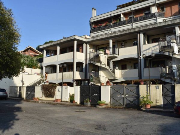 casa indipendente in vendita ad Albano Laziale