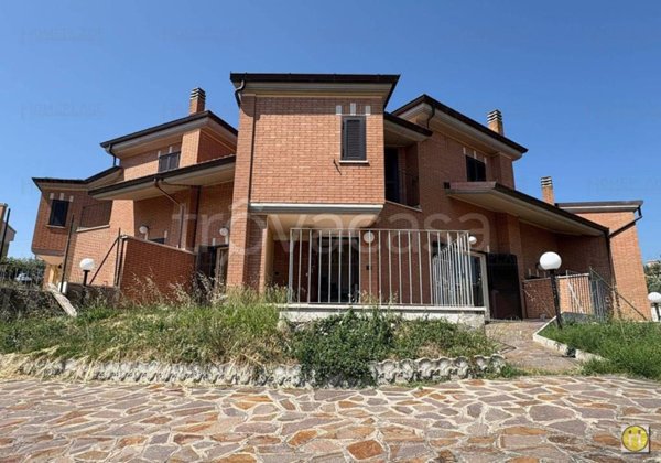 casa indipendente in vendita ad Albano Laziale