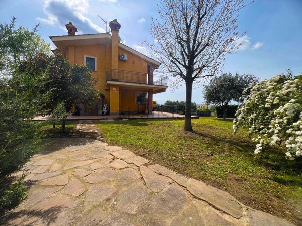 casa indipendente in vendita ad Albano Laziale