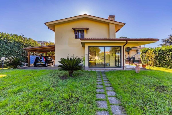 casa indipendente in vendita ad Albano Laziale