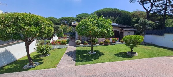 appartamento in vendita ad Albano Laziale in zona Pavona