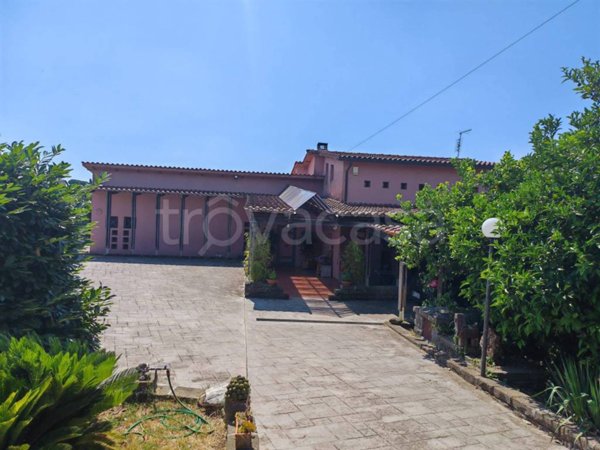 casa indipendente in vendita ad Albano Laziale in zona Cecchina