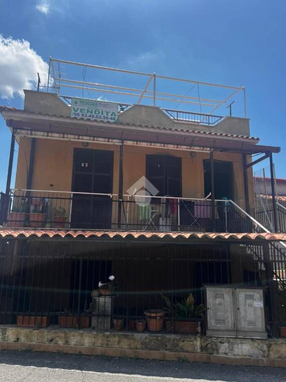 appartamento in vendita ad Albano Laziale in zona Cecchina
