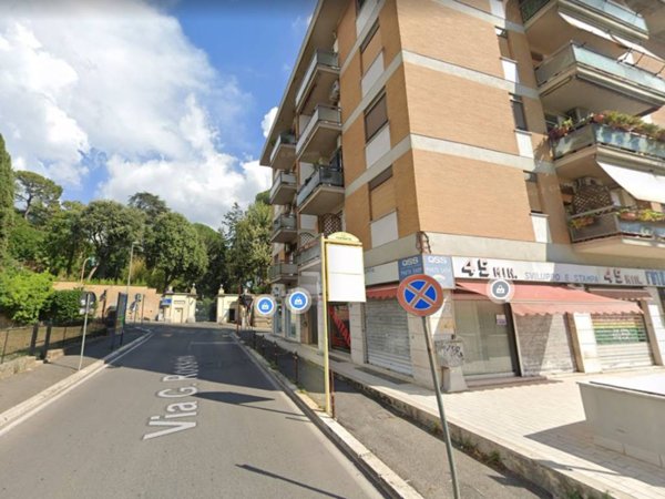 negozio in vendita ad Albano Laziale