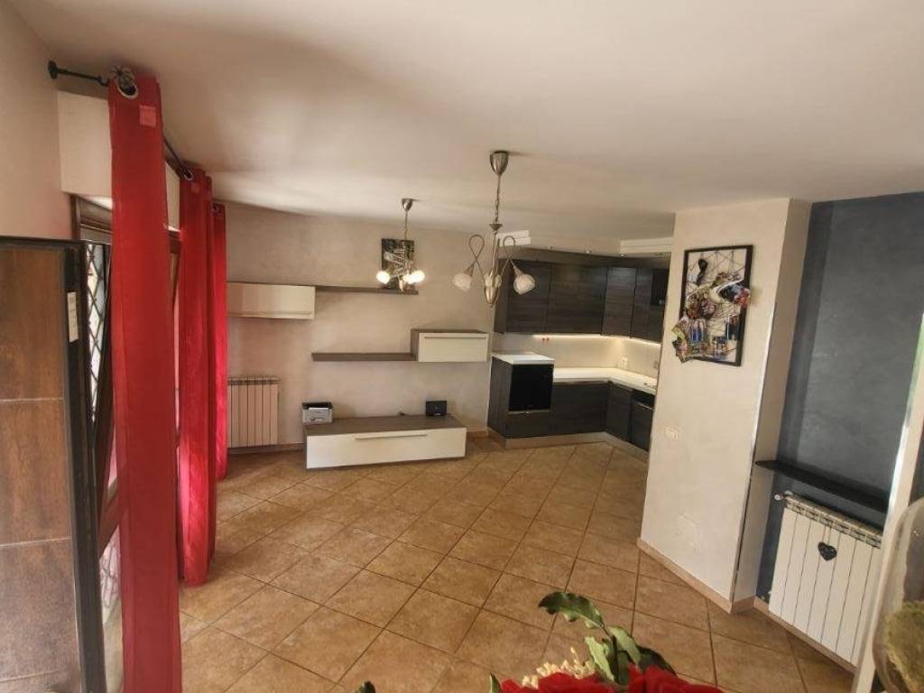 casa indipendente in vendita ad Albano Laziale in zona Cecchina