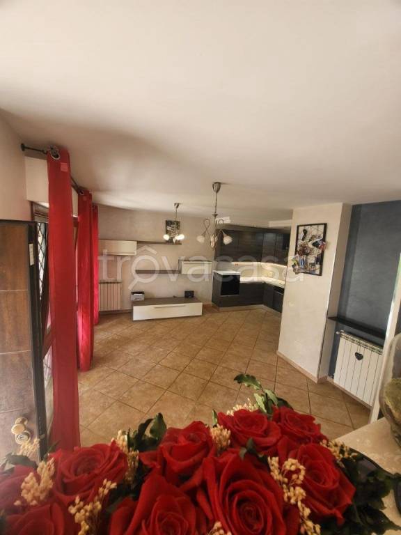 casa indipendente in vendita ad Albano Laziale in zona Cecchina