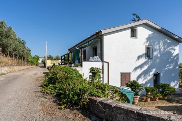 casa indipendente in vendita ad Albano Laziale in zona Cecchina