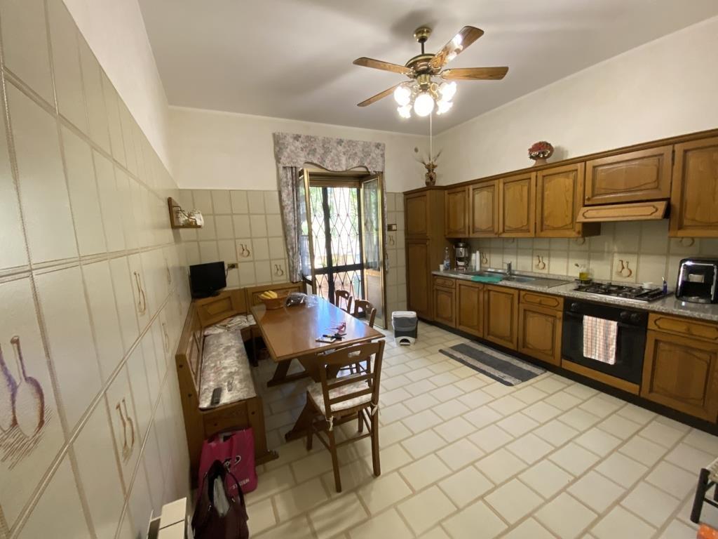 appartamento in vendita ad Albano Laziale in zona Pavona