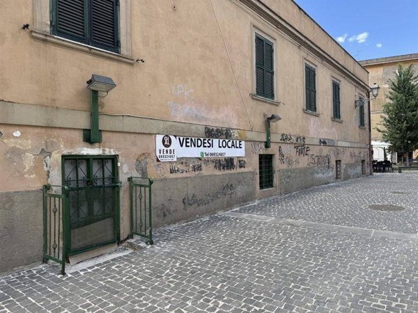 negozio in vendita ad Albano Laziale