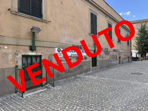 negozio in vendita ad Albano Laziale