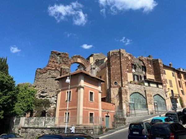 negozio in vendita ad Albano Laziale