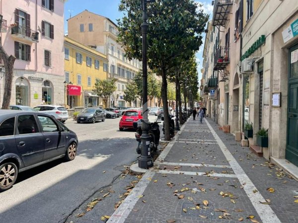 negozio in vendita ad Albano Laziale