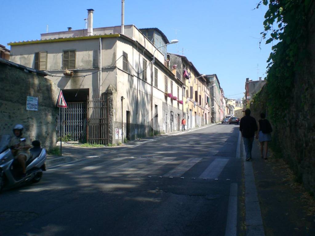 locale commerciale in vendita ad Albano Laziale