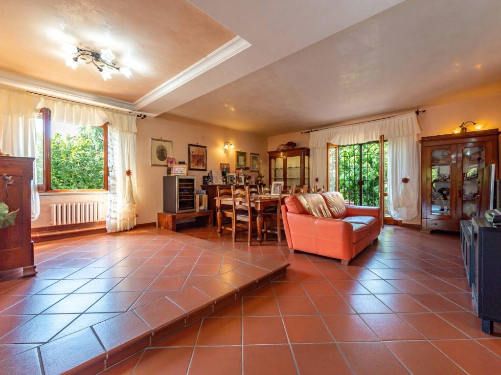casa indipendente in vendita ad Albano Laziale in zona Pavona