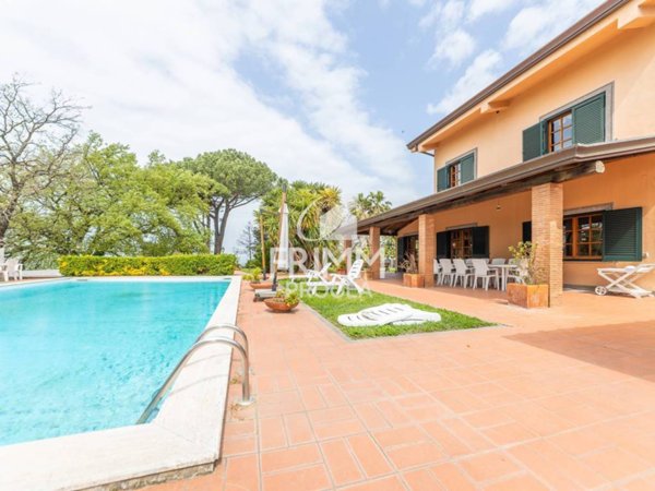 casa indipendente in vendita ad Albano Laziale