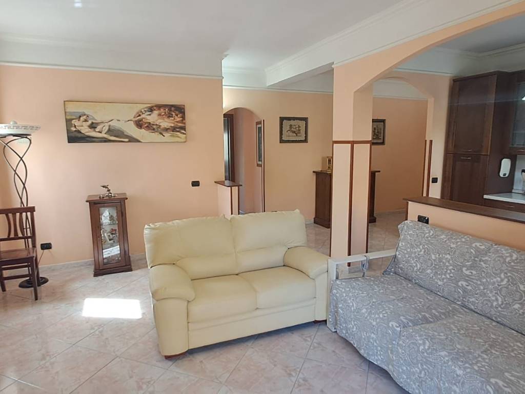 appartamento in vendita ad Albano Laziale in zona Pavona