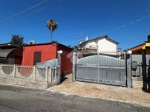 casa indipendente in vendita ad Albano Laziale in zona Cecchina